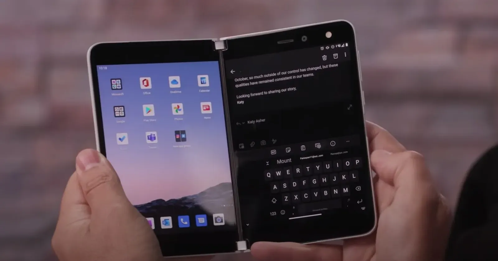 マイクロソフト、Galaxy Z Fold 4 デザインの Surface Duo 3 Android スマートフォンの特許を取得